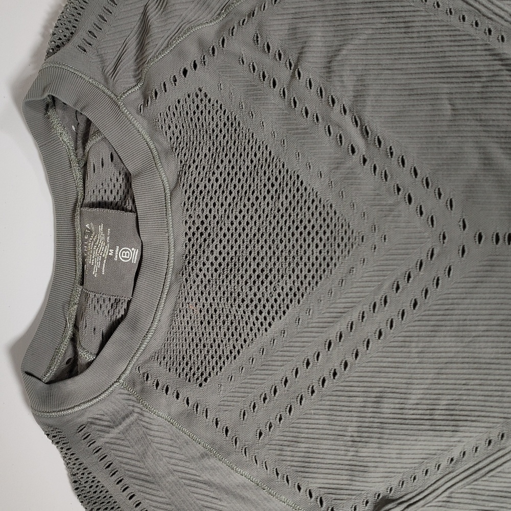Athleta Oxygen top in laurel olive green long sleeve M - Picture 5 of 9